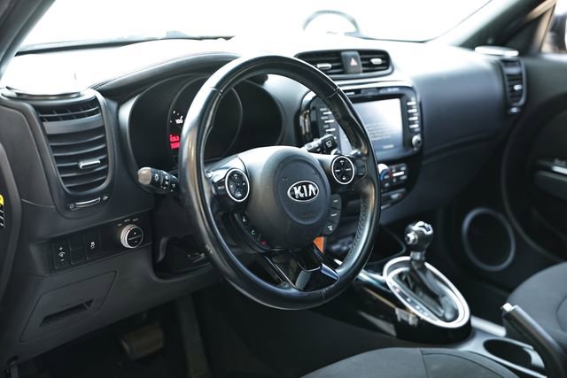 Used 2014 Kia Soul ! w/ Sun & Sound Package FWD image 18