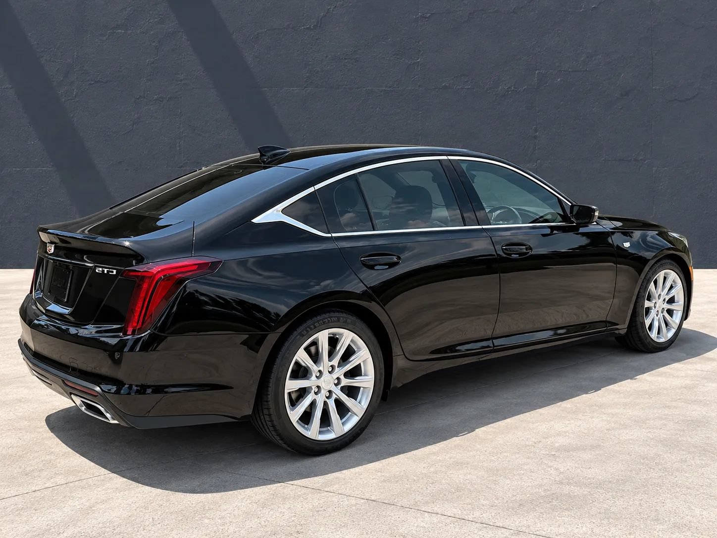 Used 2021 Cadillac CT5 Luxury RWD image 3