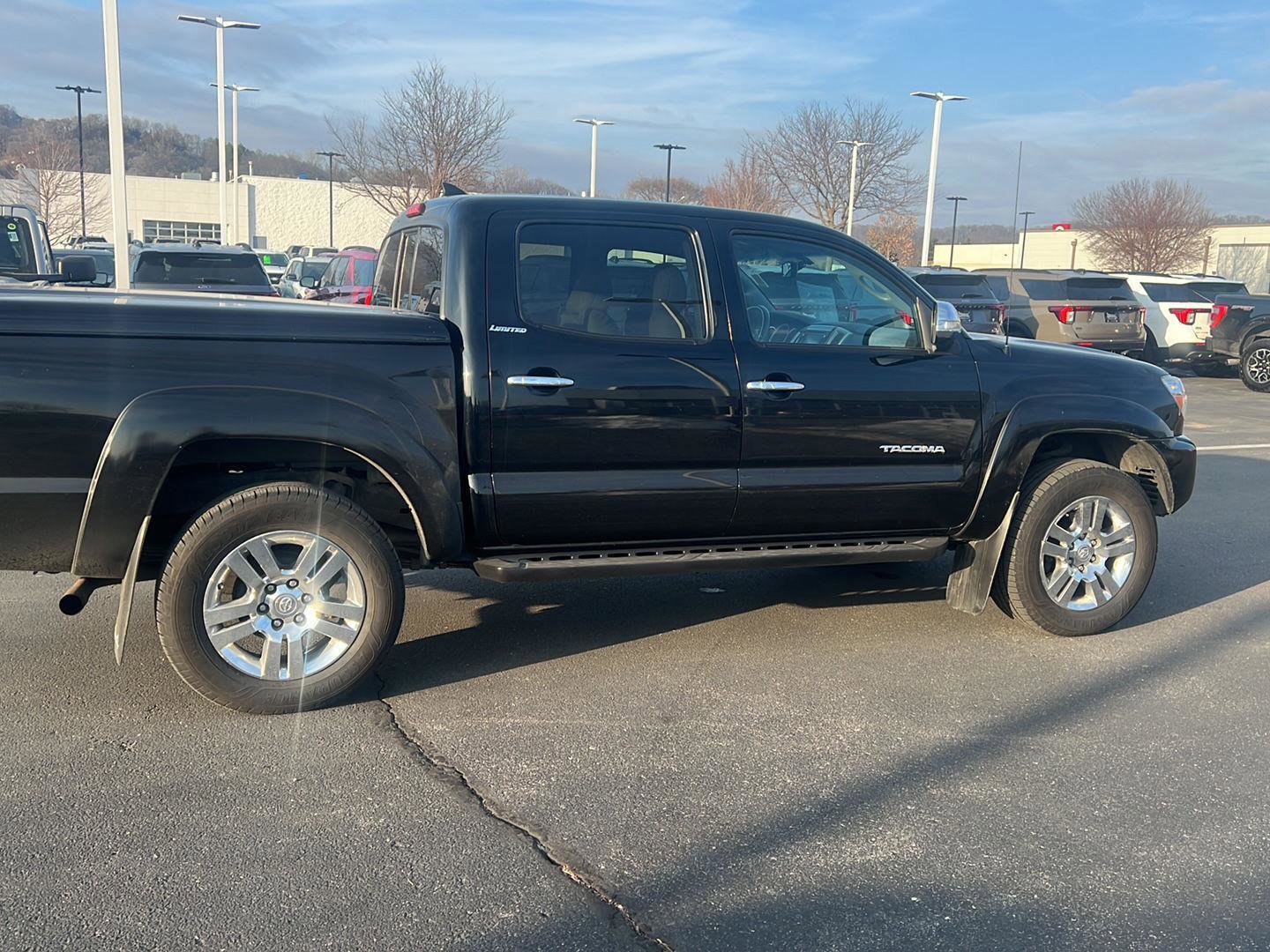 Used 2014 Toyota Tacoma 4x4 Double Cab w/ Limited Package image 5