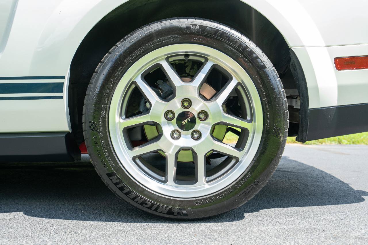 Used 2008 Ford Mustang Shelby GT500 RWD image 28