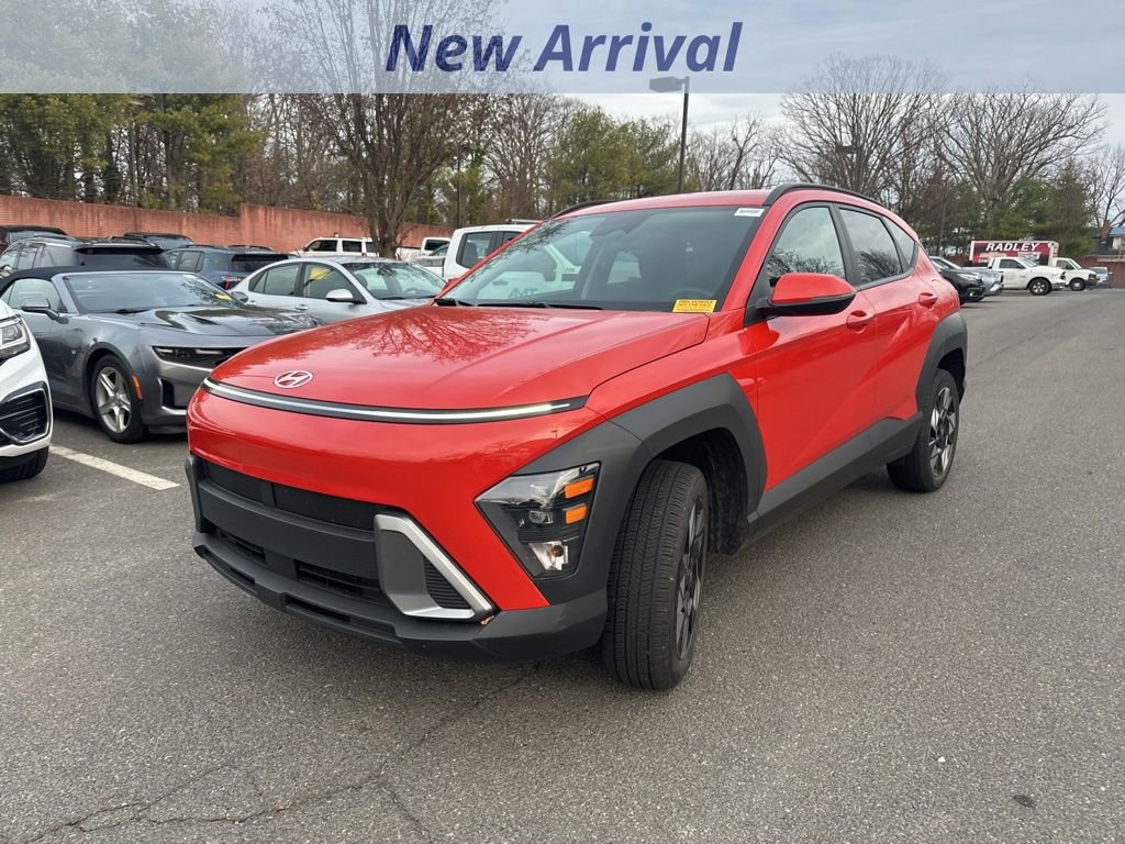Used 2025 Hyundai Kona SEL image 1