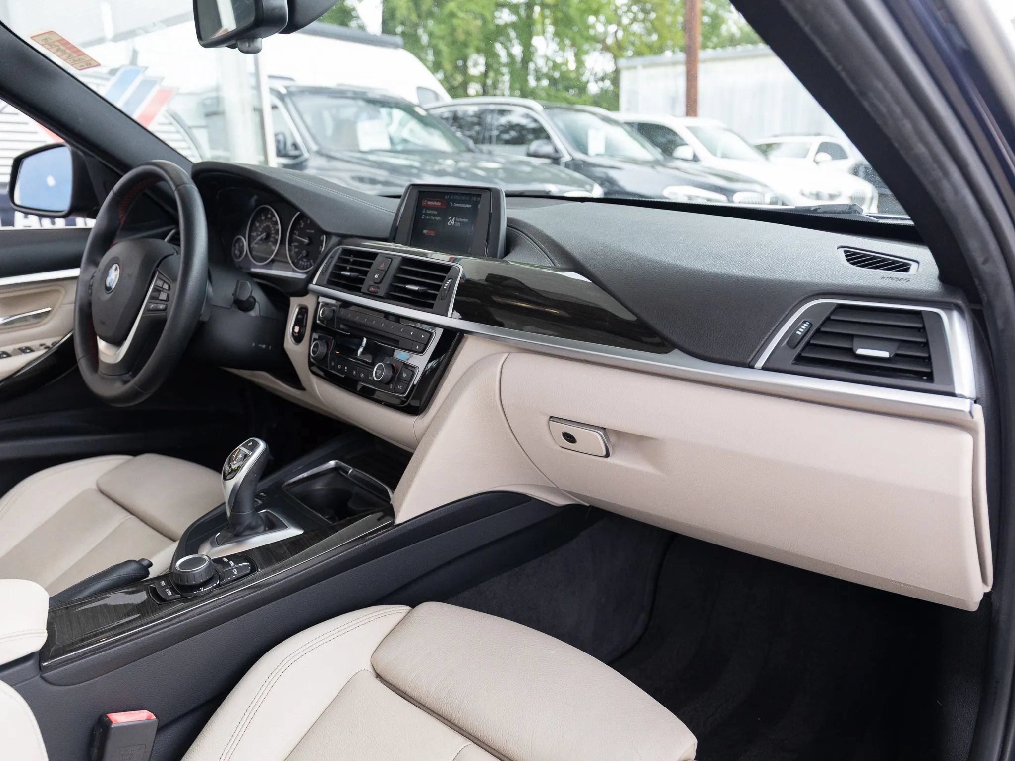 Used 2018 BMW 330i Sedan RWD image 23