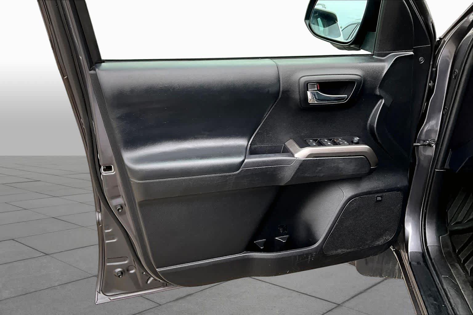 Used 2023 Toyota Tacoma Limited AWD/4WD image 21