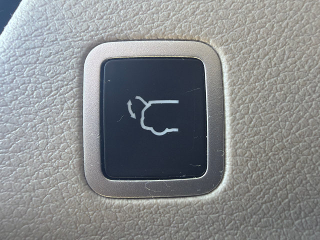 Used 2023 Chrysler Pacifica Touring-L FWD image 18