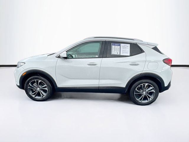 Used 2021 Buick Encore GX Essence w/ Advanced Technology Package image 4