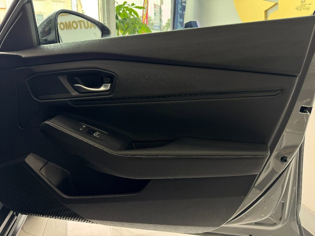 Used 2025 Honda Accord Sport image 30