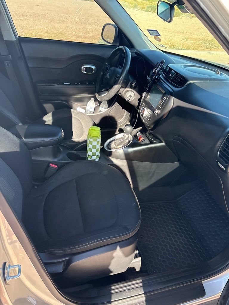 Used 2018 Kia Soul + FWD image 29