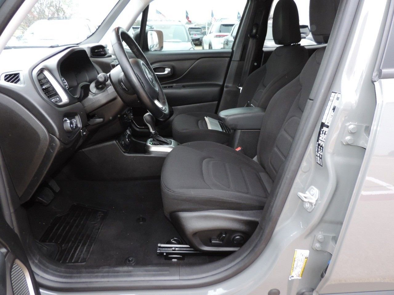 Used 2022 Jeep Renegade Latitude w/ Convenience Group image 20