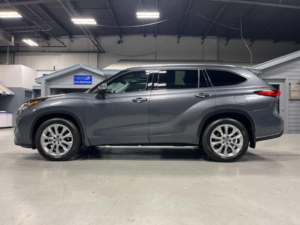 Used 2020 Toyota Highlander Limited AWD/4WD image 4