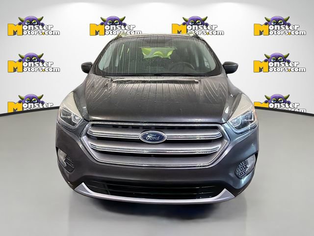 Used 2017 Ford Escape SE w/ Equipment Group 201A FWD image 2