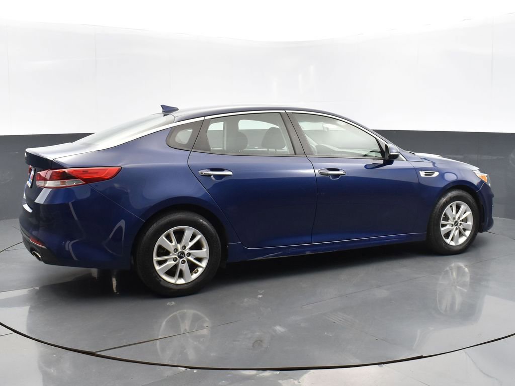 Used 2018 Kia Optima LX image 4