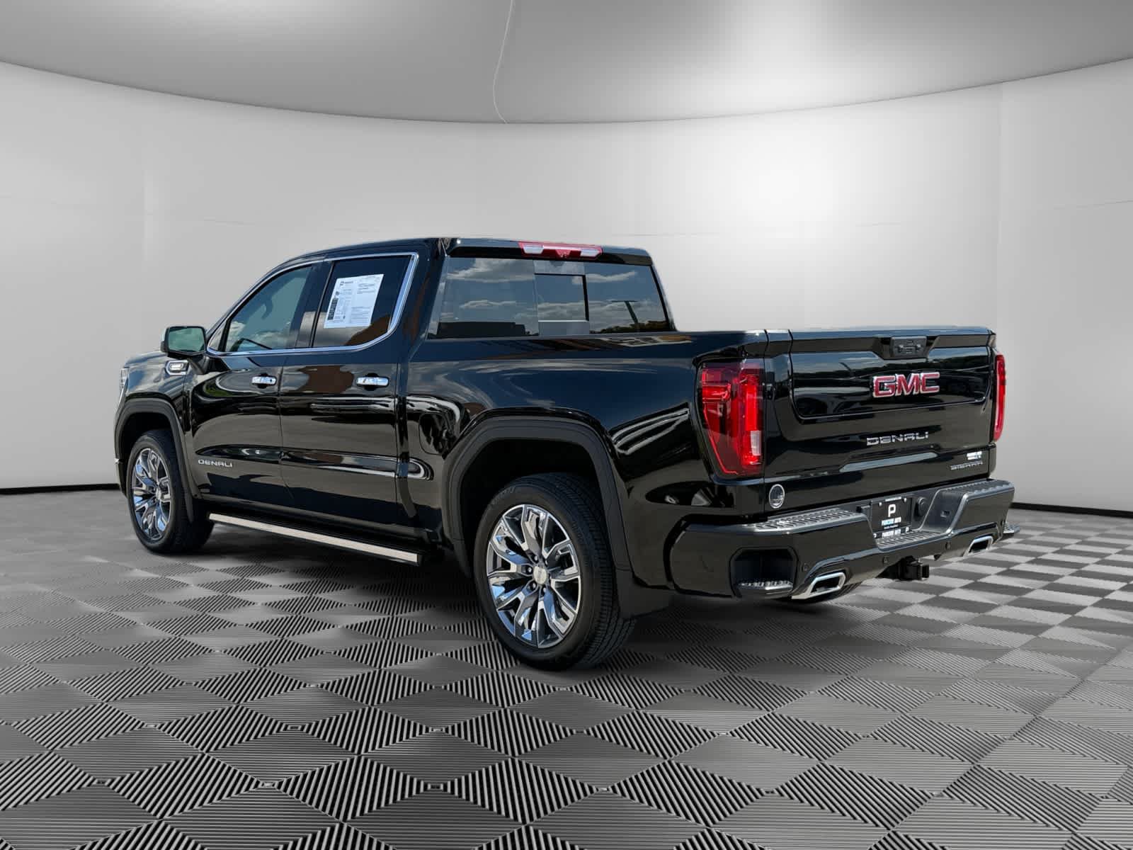 Used 2026 GMC Sierra 1500 Denali AWD/4WD image 3