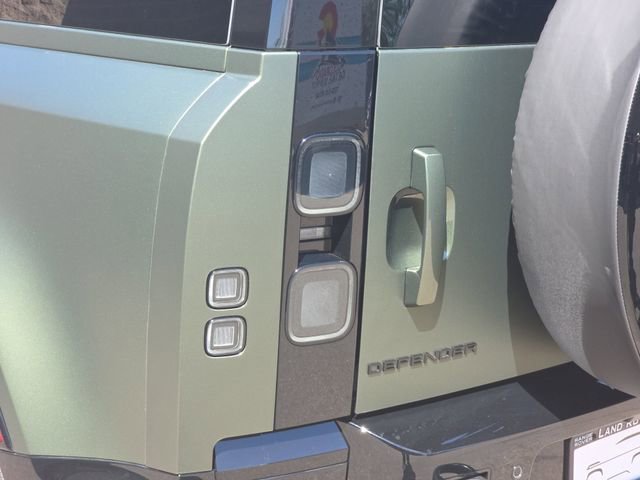 New 2026 Land Rover Defender 110 X-Dynamic SE image 23