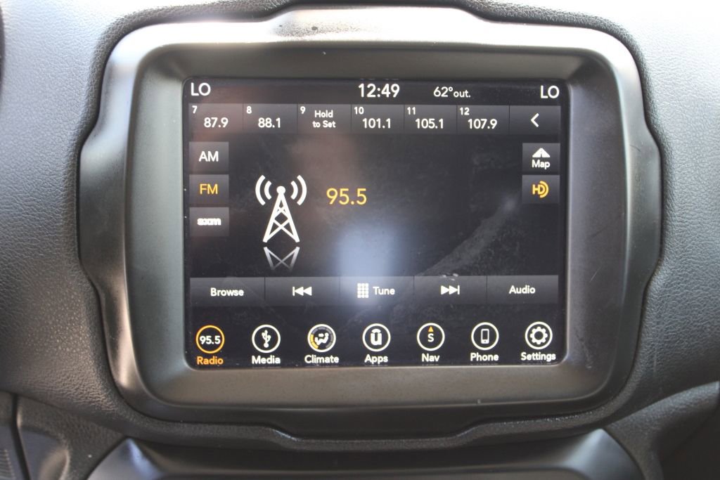 Used 2018 Jeep Renegade Altitude w/ UConnect 8.4 Nav Group image 21