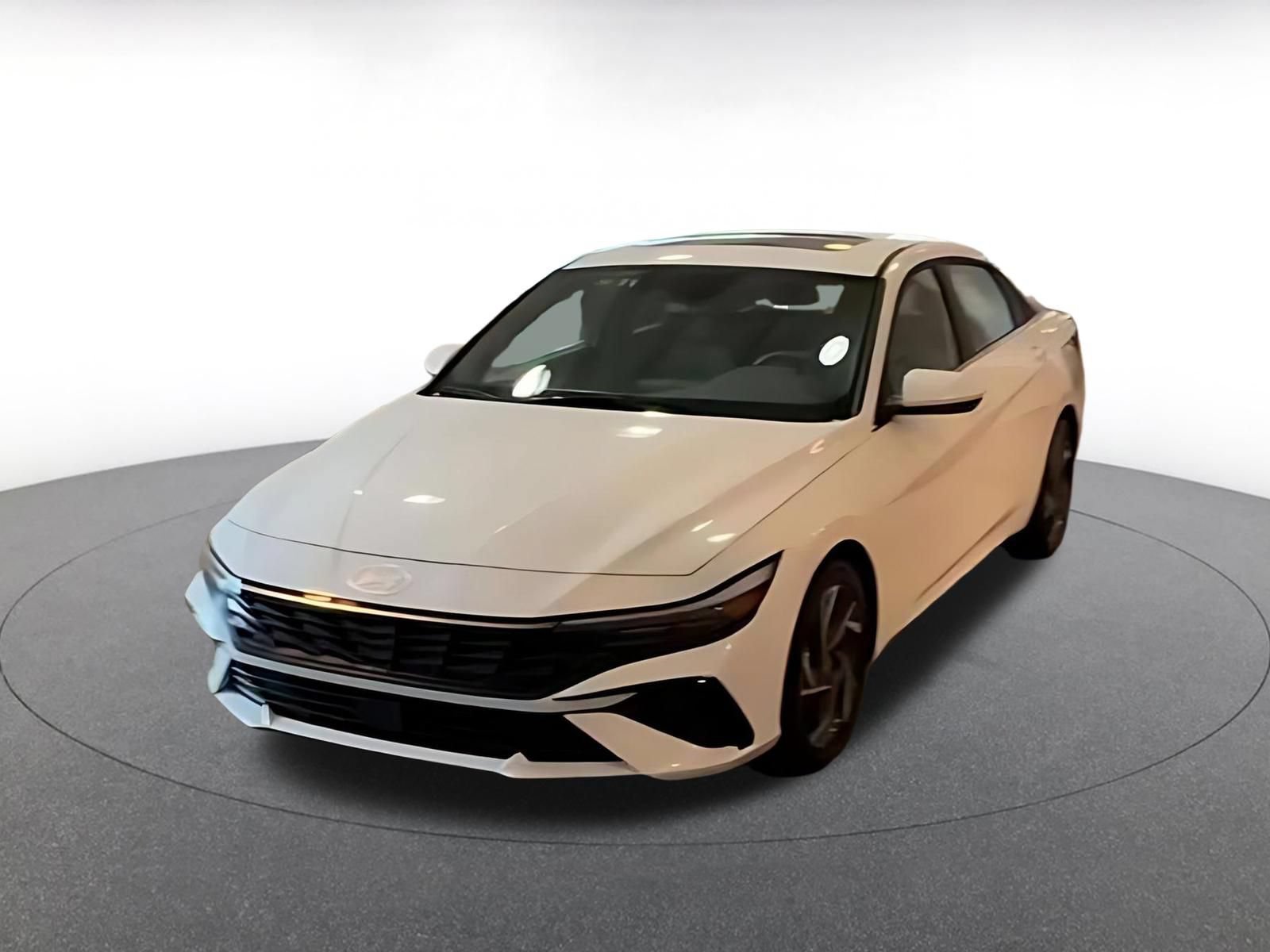 Used 2025 Hyundai Elantra SEL FWD image 8