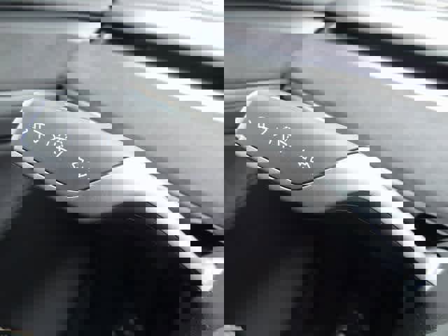 Used 2025 Tesla Model Y Long Range image 17