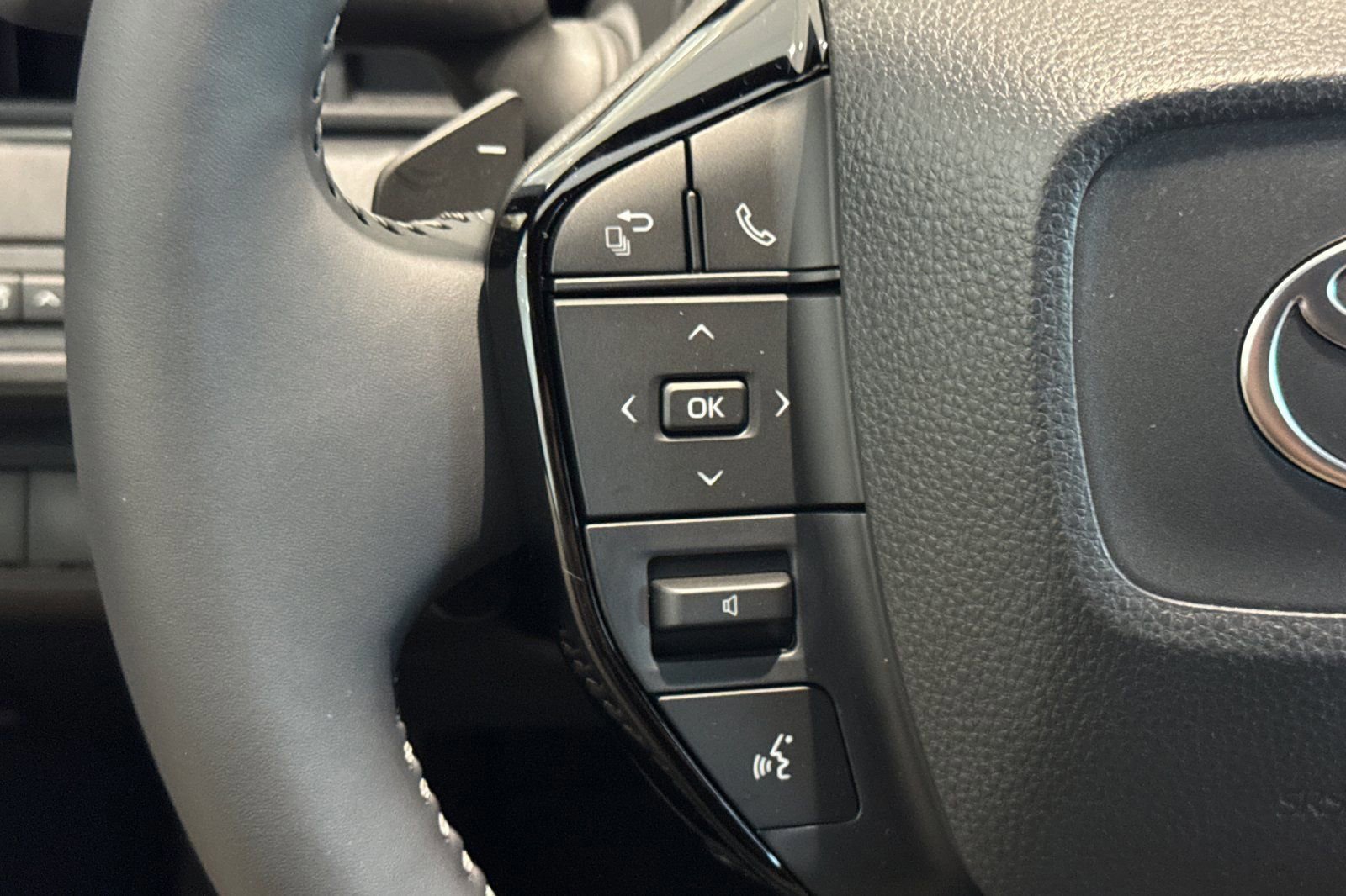 New 2026 Toyota C-HR AWD/4WD image 27