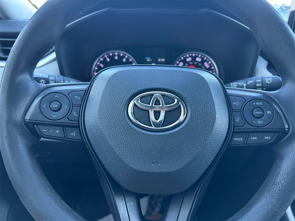 Used 2021 Toyota RAV4 XLE image 27