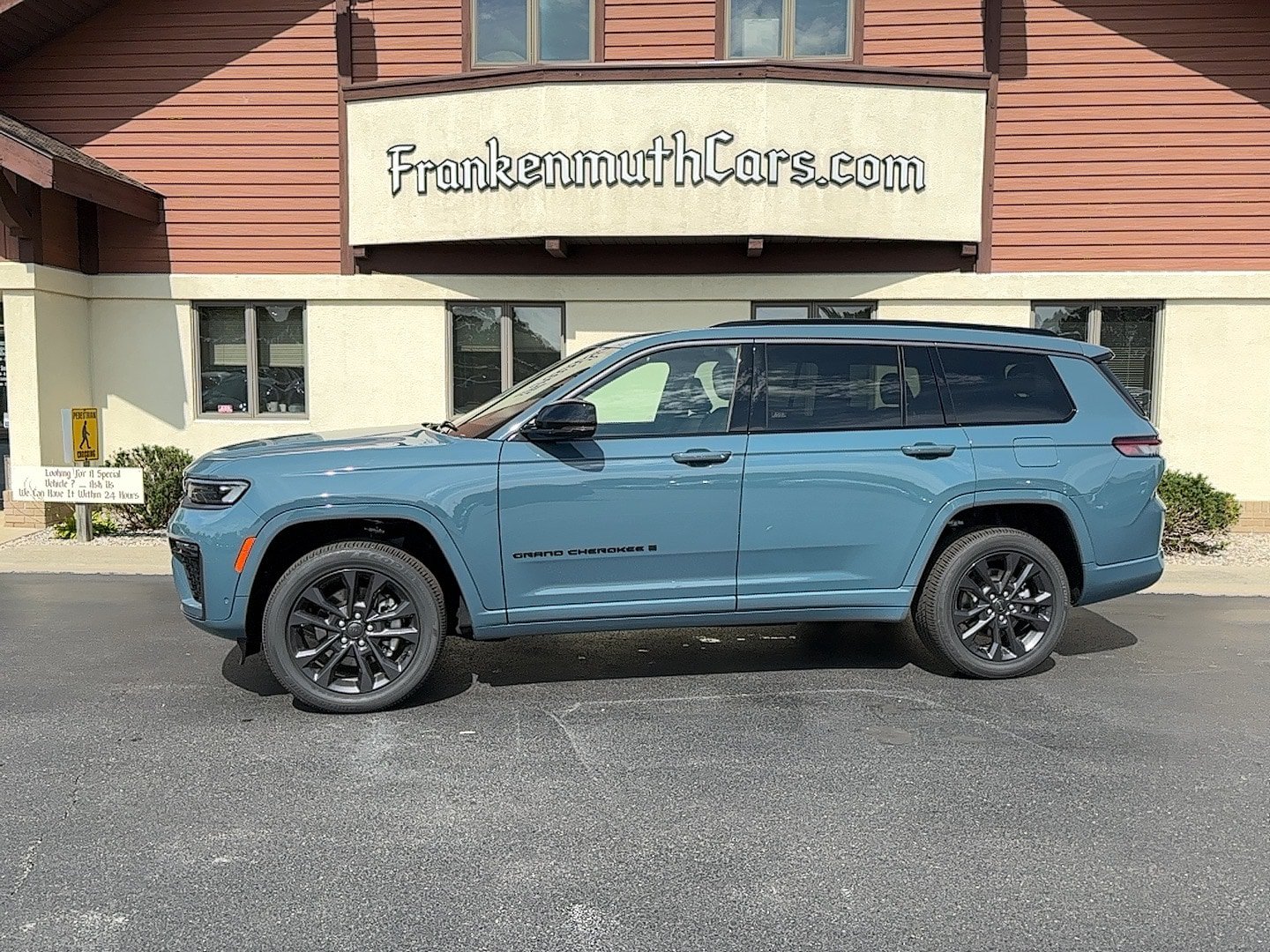 New 2026 Jeep Grand Cherokee L Limited AWD/4WD image 1