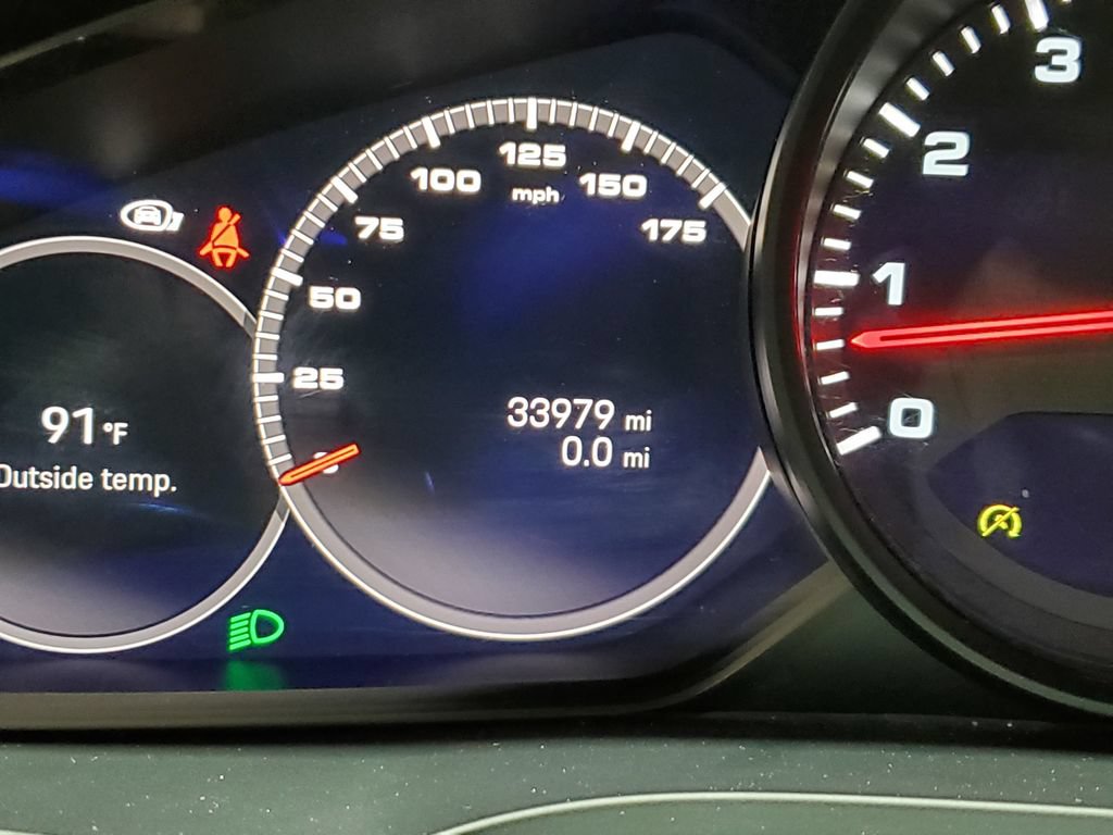 Used 2022 Porsche Cayenne Coupe AWD/4WD image 37