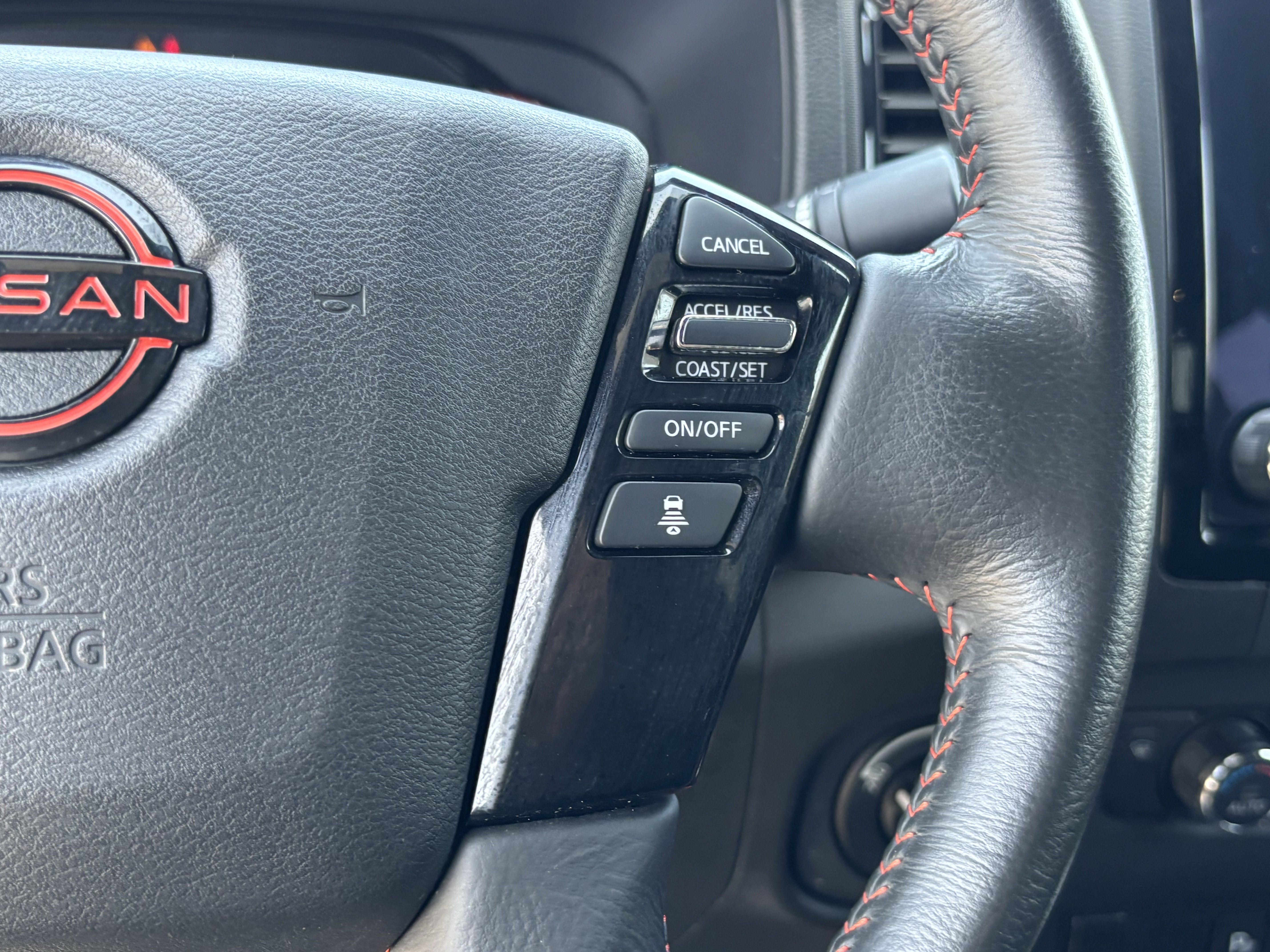 Used 2024 Nissan Frontier PRO-4X w/ Technology Package AWD/4WD image 32