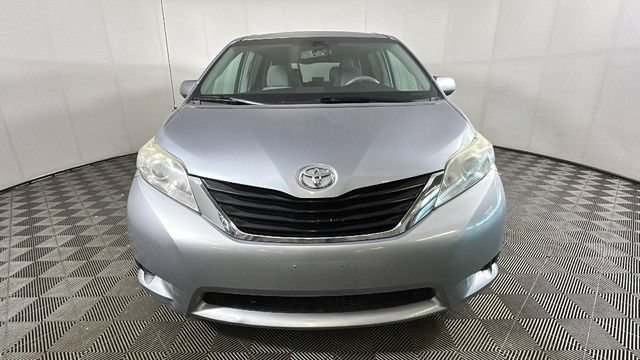 Used 2014 Toyota Sienna LE AWD/4WD image 7