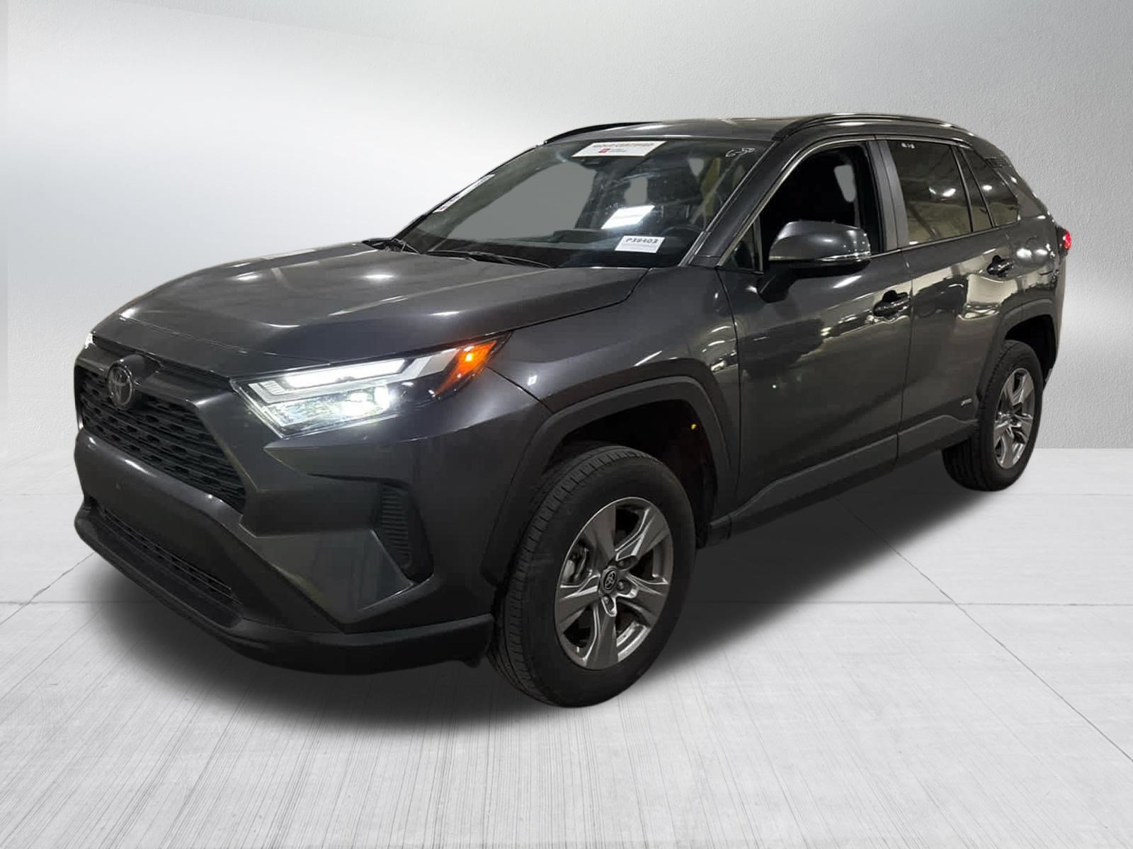 Used 2025 Toyota RAV4 XLE AWD/4WD image 3