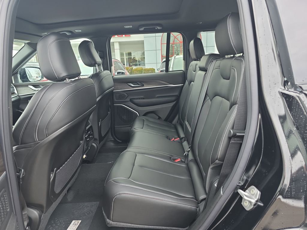 New 2026 Jeep Grand Cherokee Limited image 9