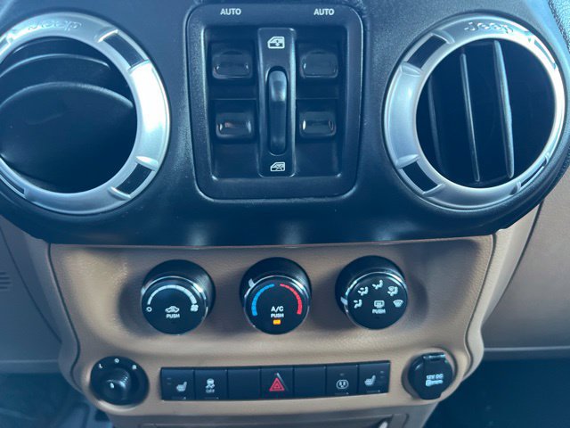 Used 2013 Jeep Wrangler Unlimited Rubicon w/ Dual Top Group AWD/4WD image 22