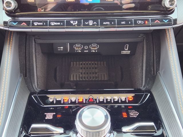 New 2026 Jeep Grand Wagoneer Summit AWD/4WD image 15