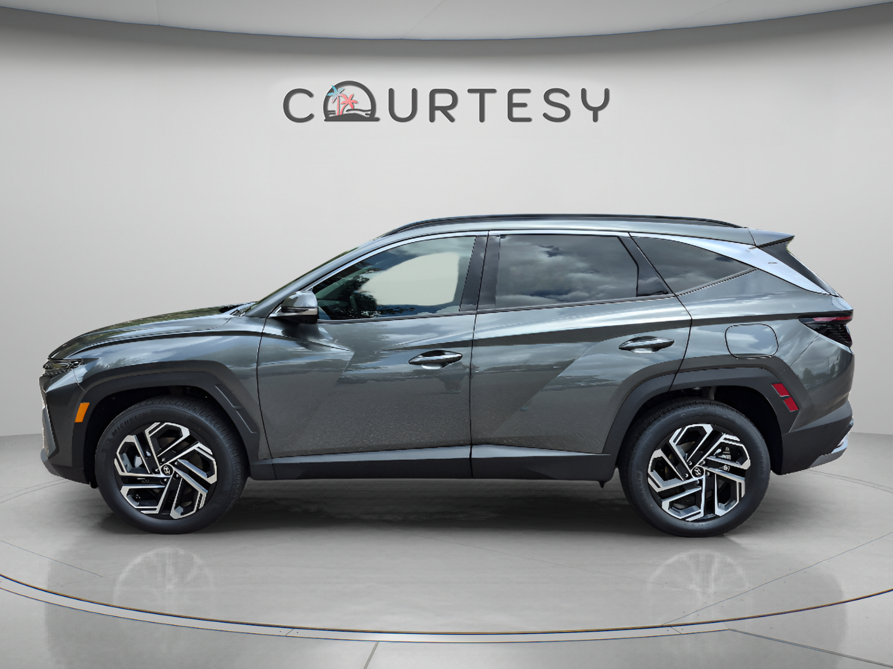 New 2026 Hyundai Tucson Limited AWD/4WD image 2