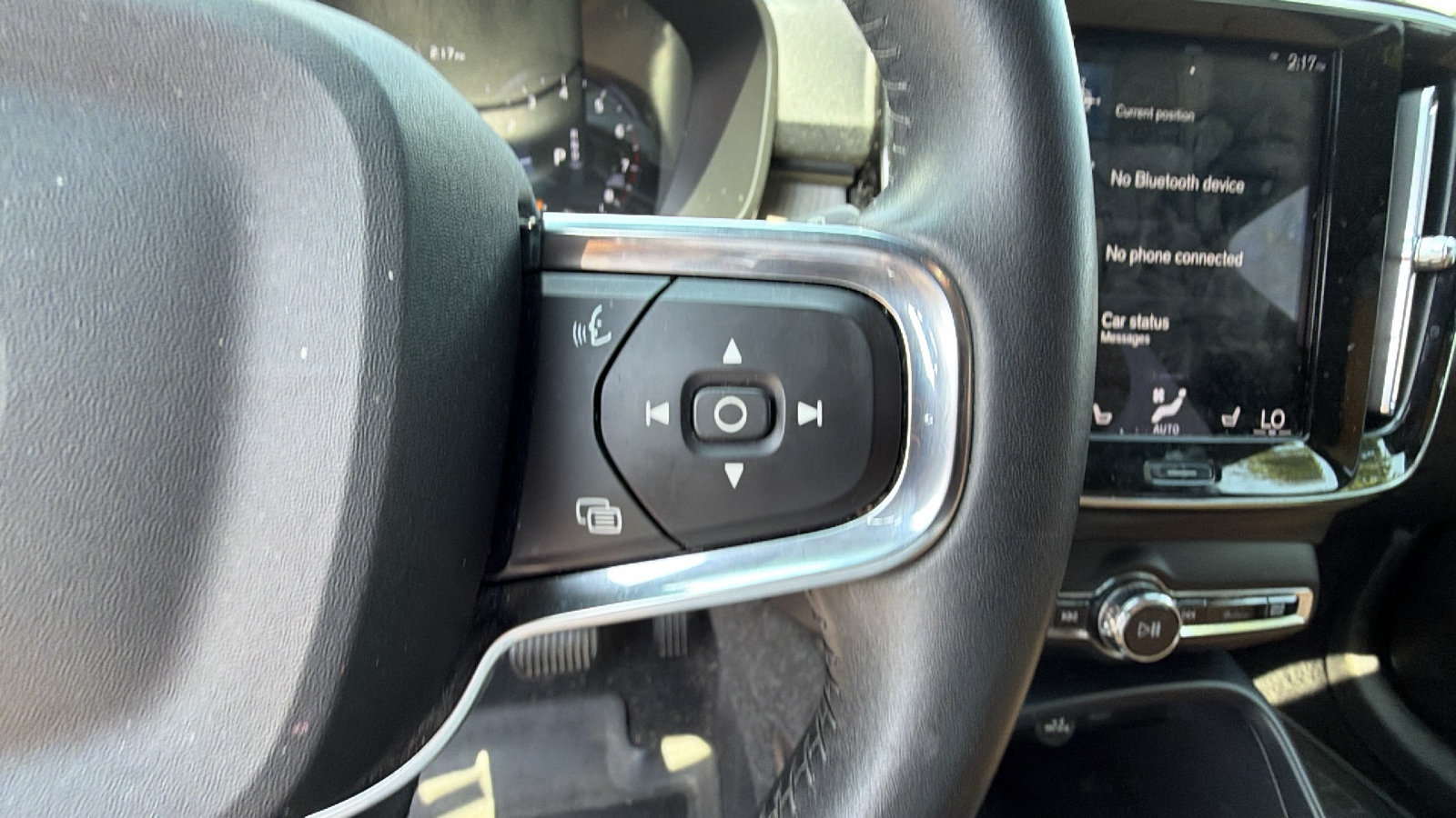 Used 2021 Volvo XC40 T5 Inscription w/ Protection Package Premier AWD/4WD image 28