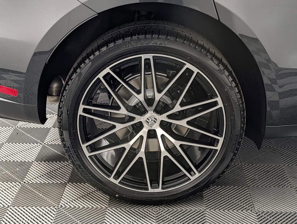 New 2026 Porsche Macan image 13