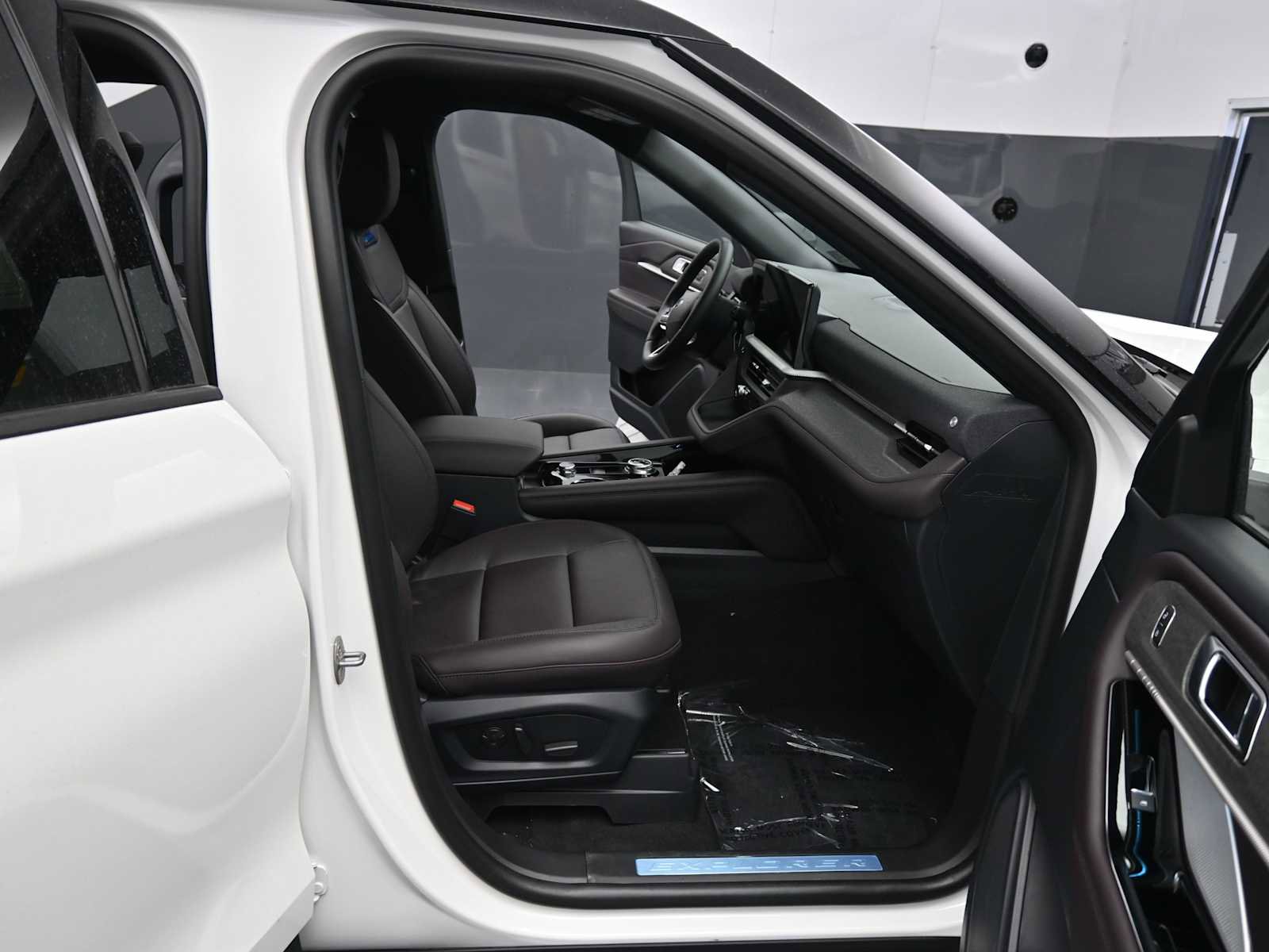 New 2026 Ford Explorer Platinum image 12