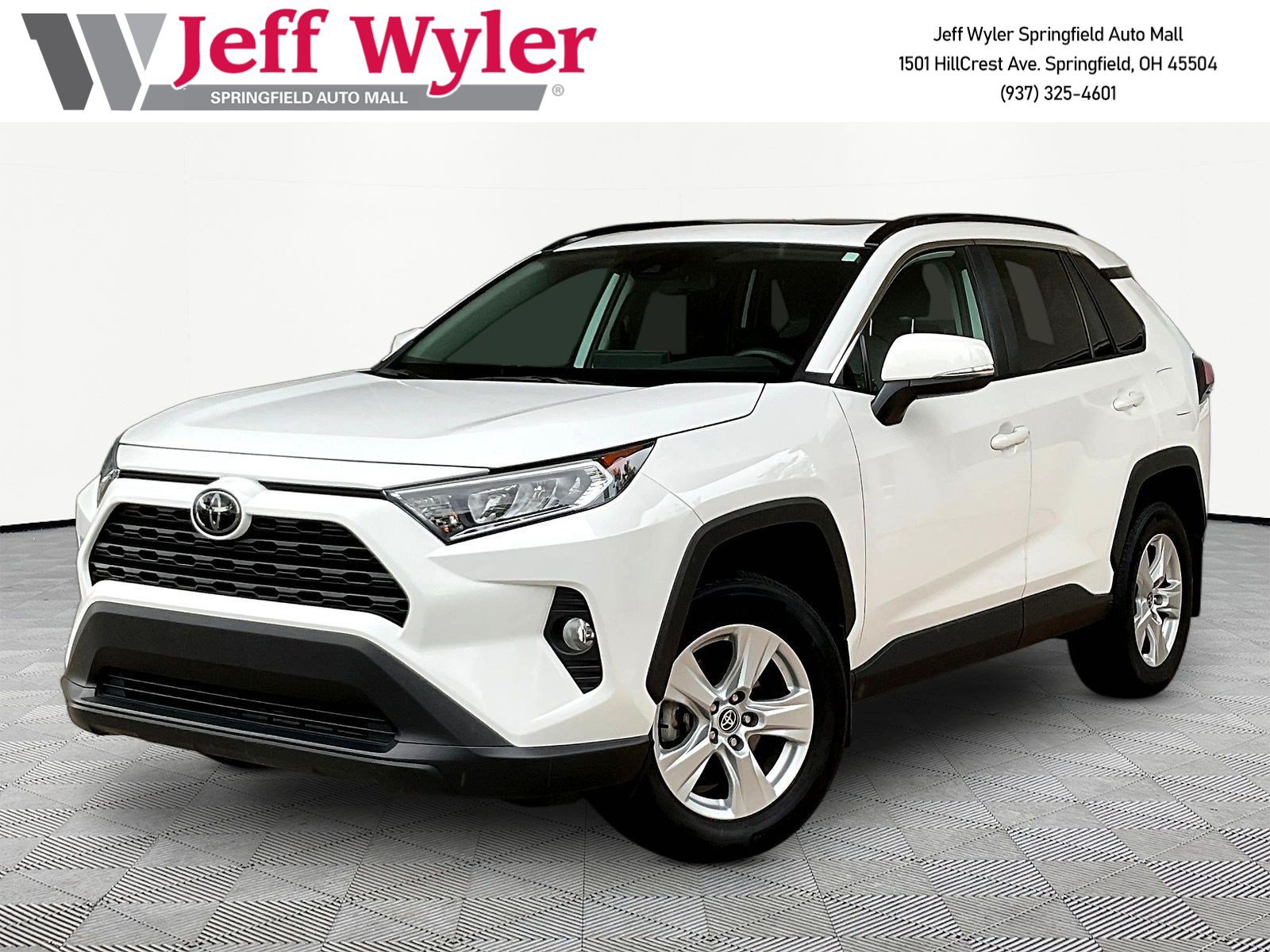 Used 2021 Toyota RAV4 XLE w/ Convenience Package AWD/4WD image 1