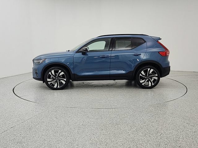Used 2024 Volvo XC40 B5 Plus w/ Protection Package Premier AWD/4WD image 8