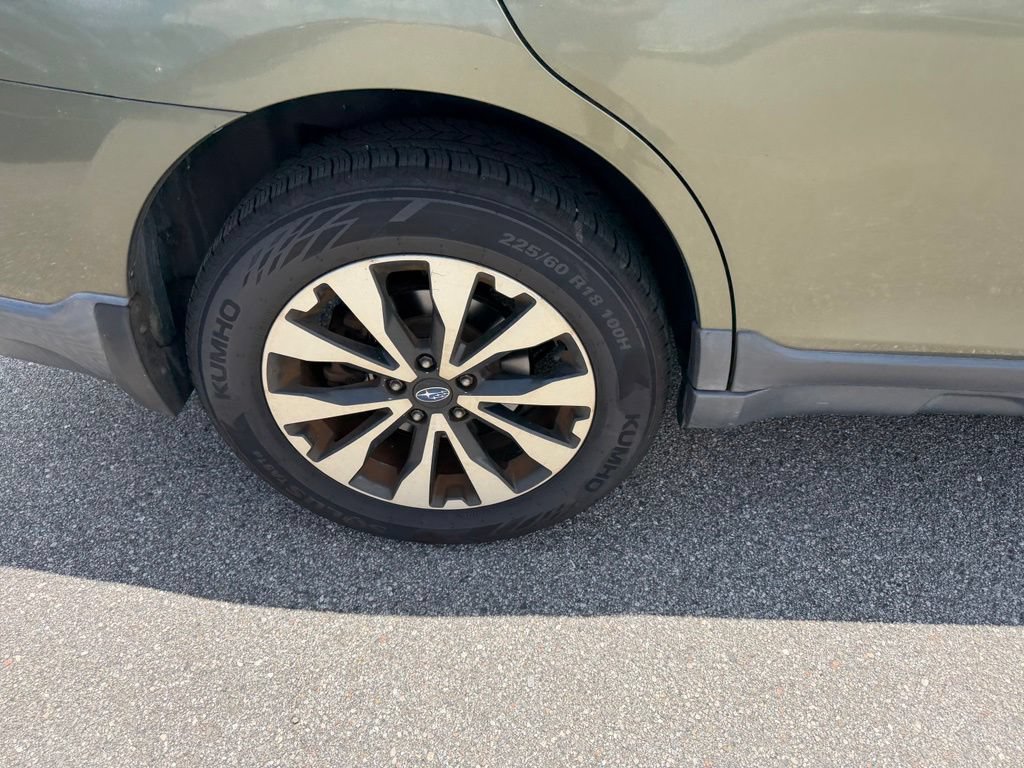 Used 2017 Subaru Outback 2.5i Limited w/ Popular Package #5 AWD/4WD image 5