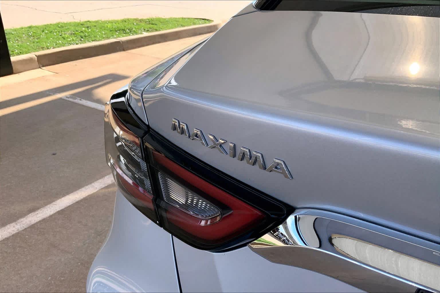 Used 2022 Nissan Maxima SV w/ Floor Mat Group FWD image 9