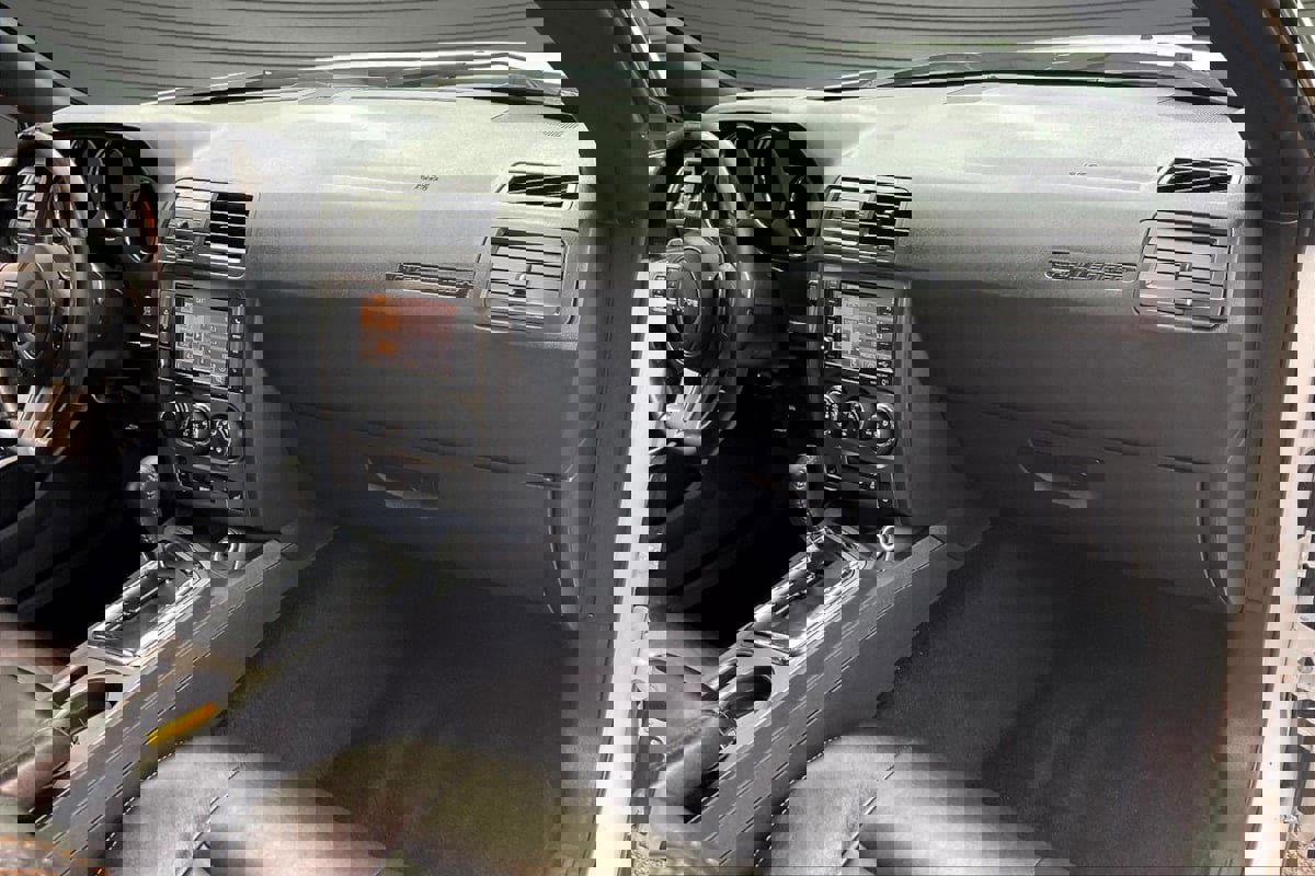 Used 2014 Dodge Challenger SXT RWD image 25