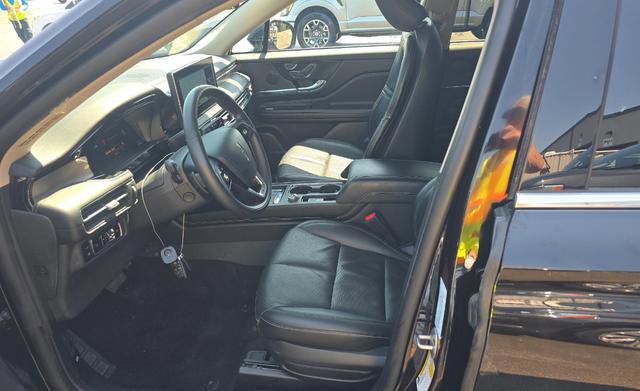 Used 2025 Lincoln Corsair Grand Touring w/ Equipment Group 301A AWD/4WD image 5