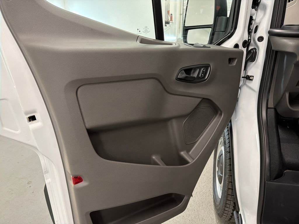 New 2026 Ford Transit 250 148 Medium Roof RWD image 11