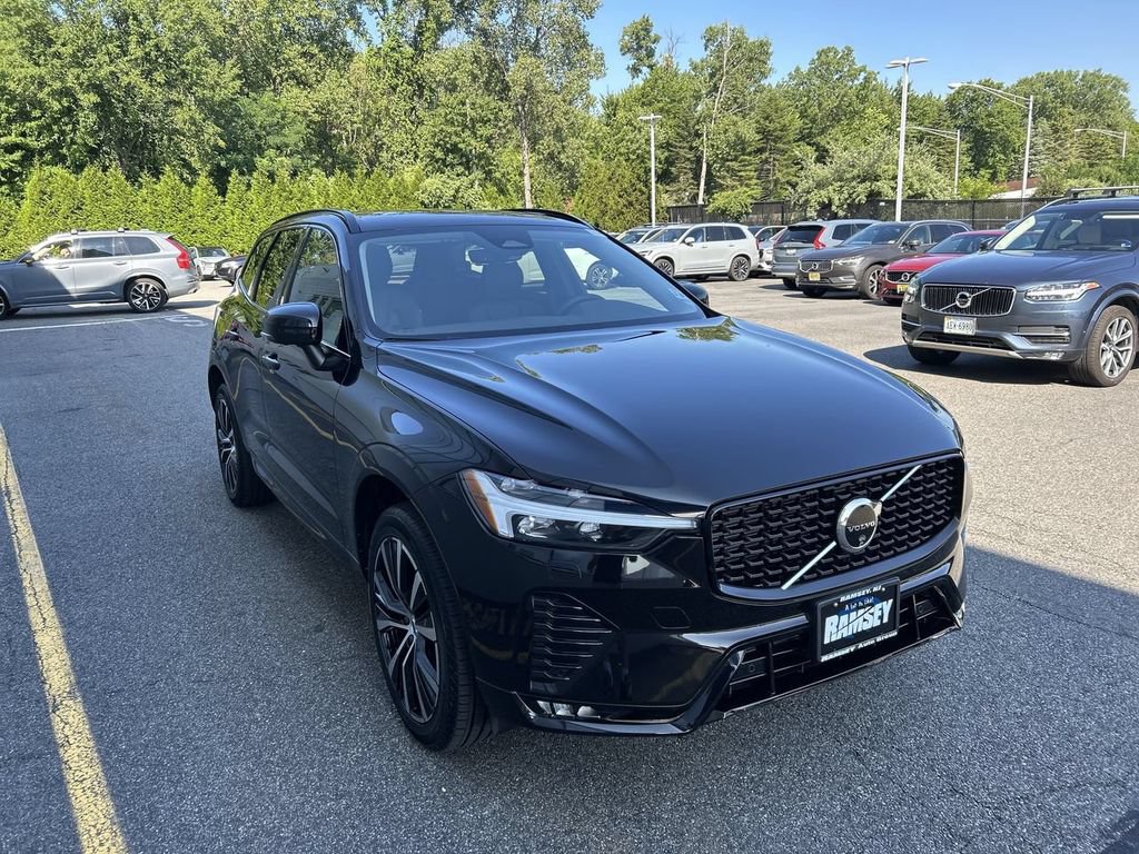 Certified 2024 Volvo XC60 B5 Plus w/ Climate Package AWD/4WD image 2