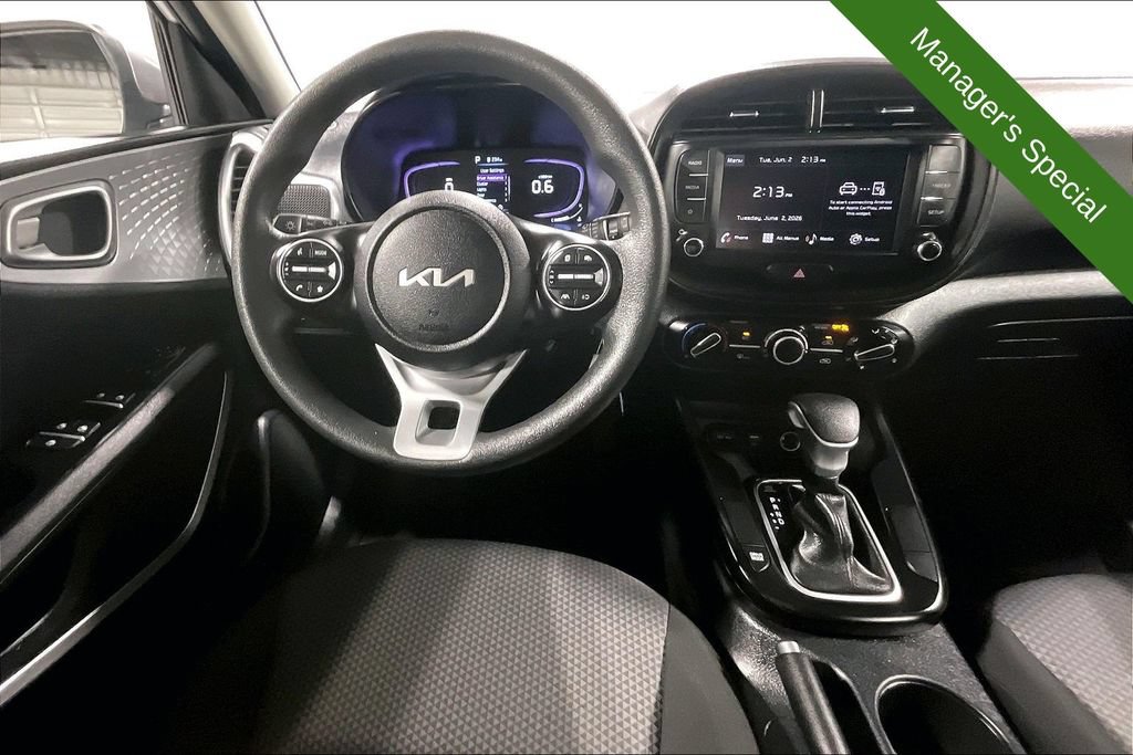 Used 2025 Kia Soul LX w/ LX Technology Package FWD image 6