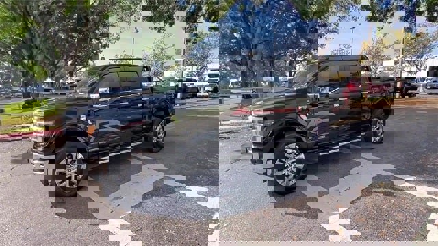 Used 2025 Ford F150 Lariat w/ Equipment Group 501A Mid image 36