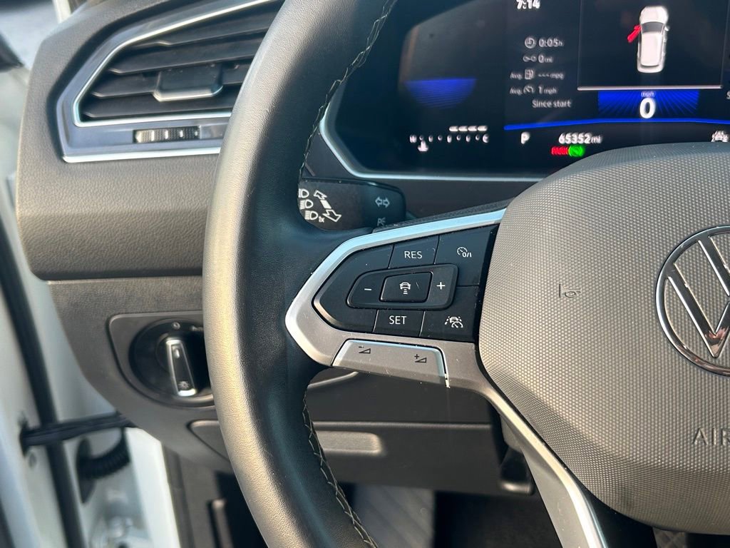 Used 2024 Volkswagen Tiguan SE image 30