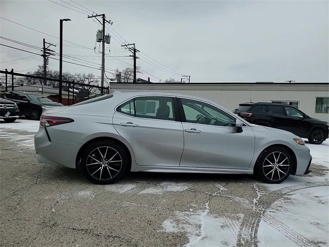 Used 2024 Toyota Camry SE video 2