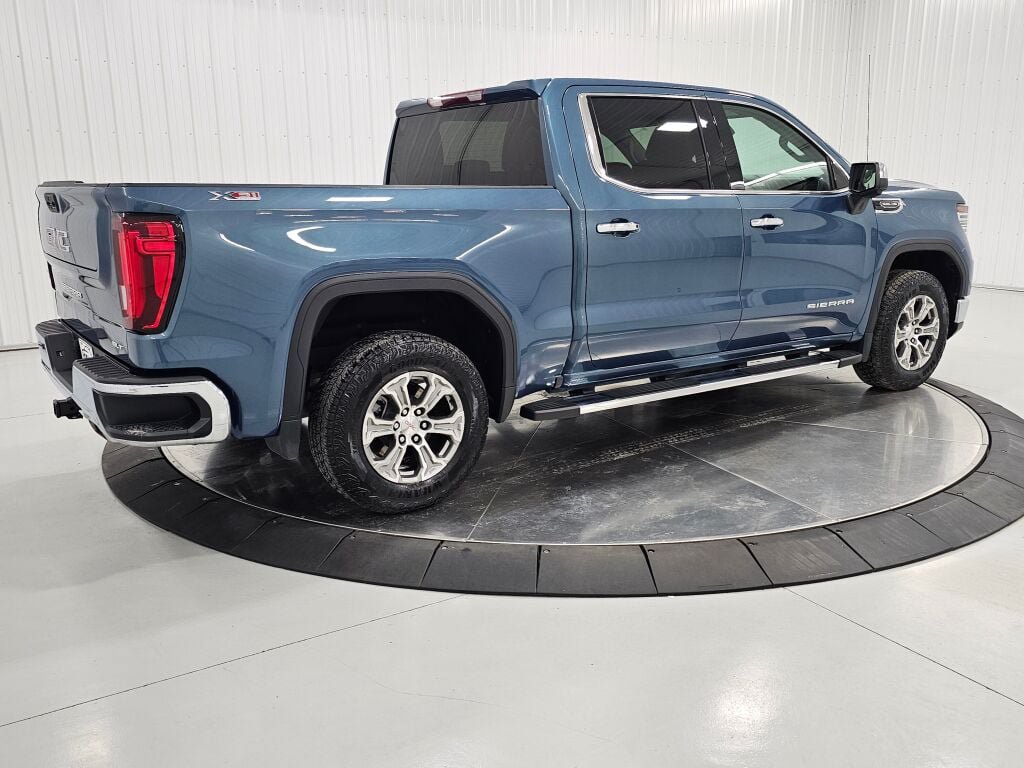 Used 2024 GMC Sierra 1500 SLT w/ X31 Off-Road Package AWD/4WD image 5
