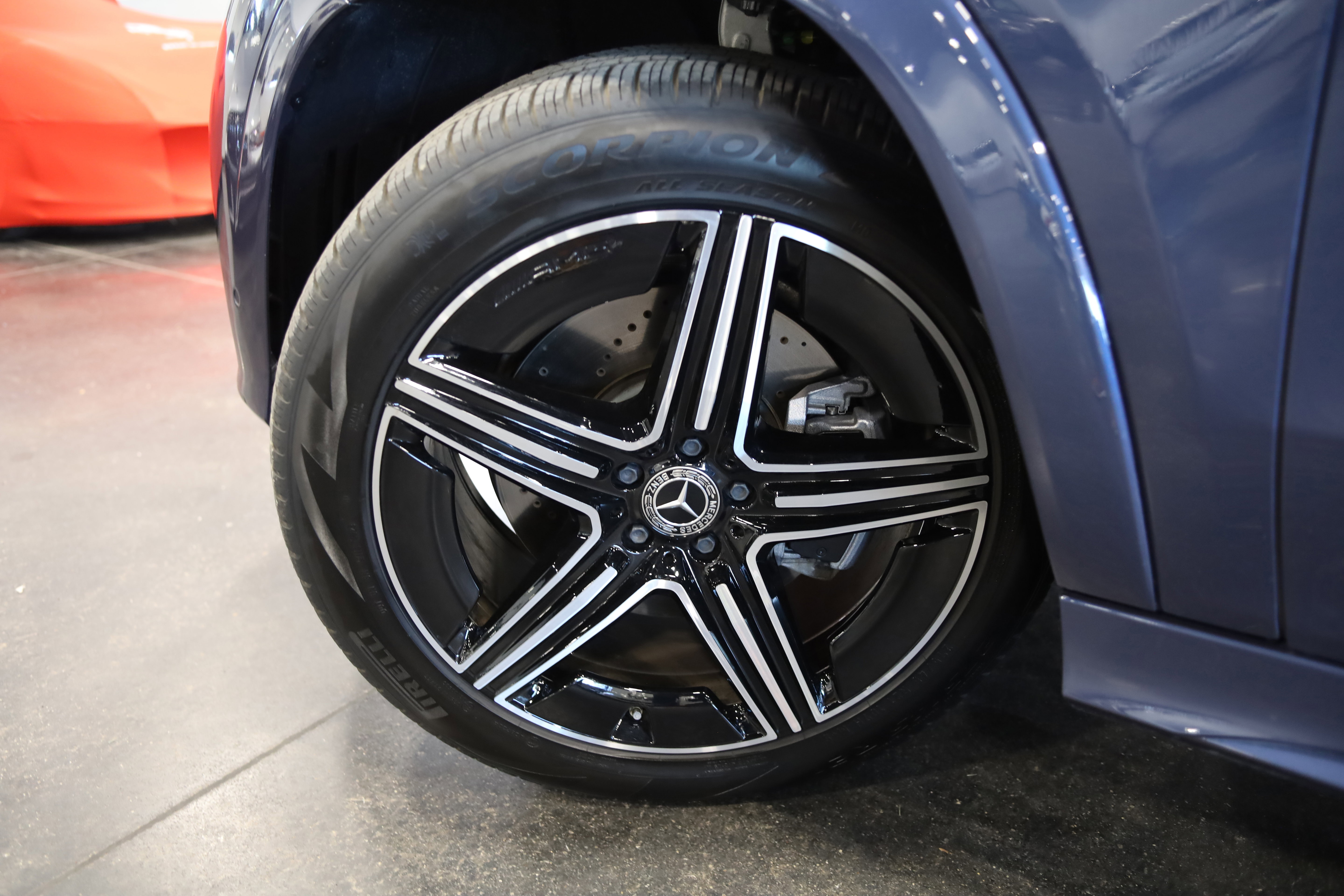 Used 2024 Mercedes-Benz GLE 350 4MATIC image 13