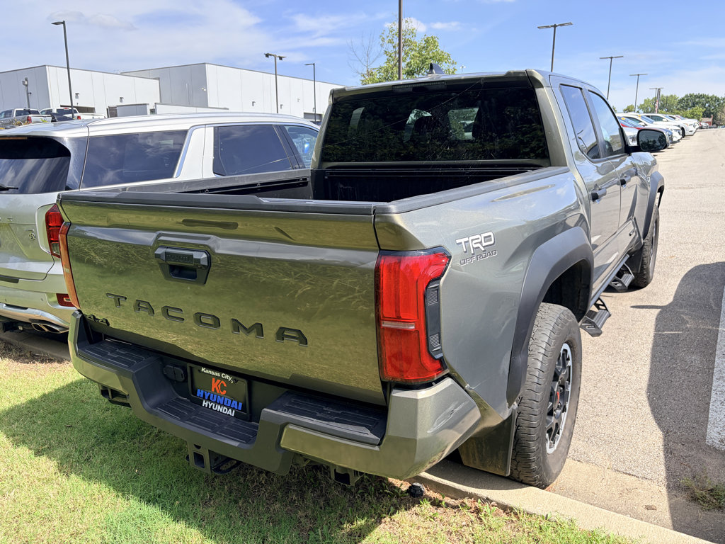 Used 2024 Toyota Tacoma TRD Off-Road AWD/4WD image 4