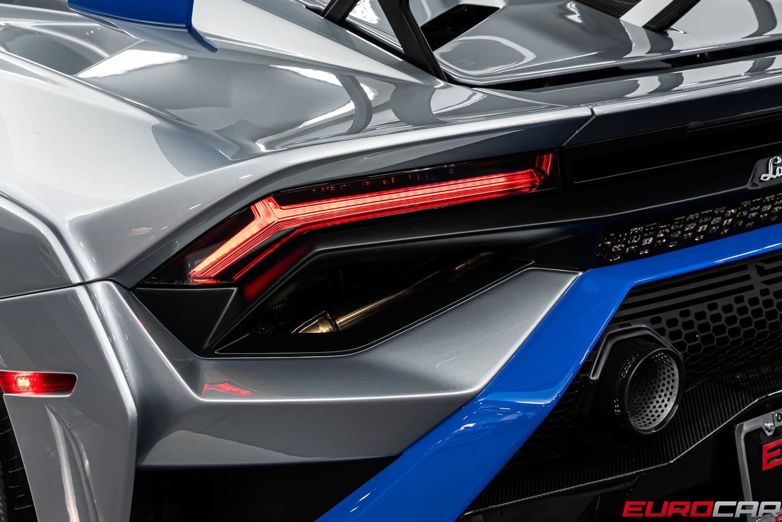 Used 2023 Lamborghini Huracan STO image 23